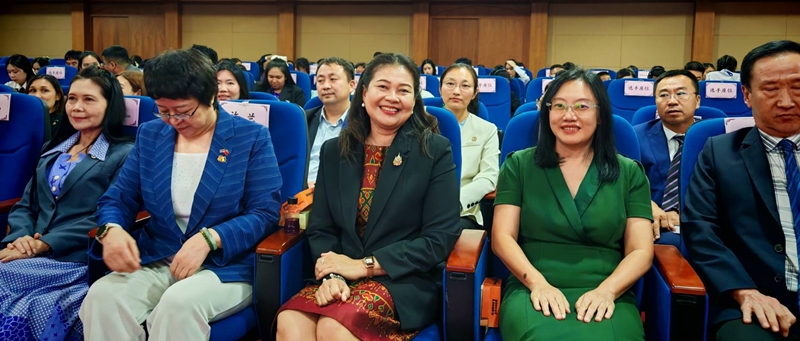 ครูสอนภาษา2 25 8 2568